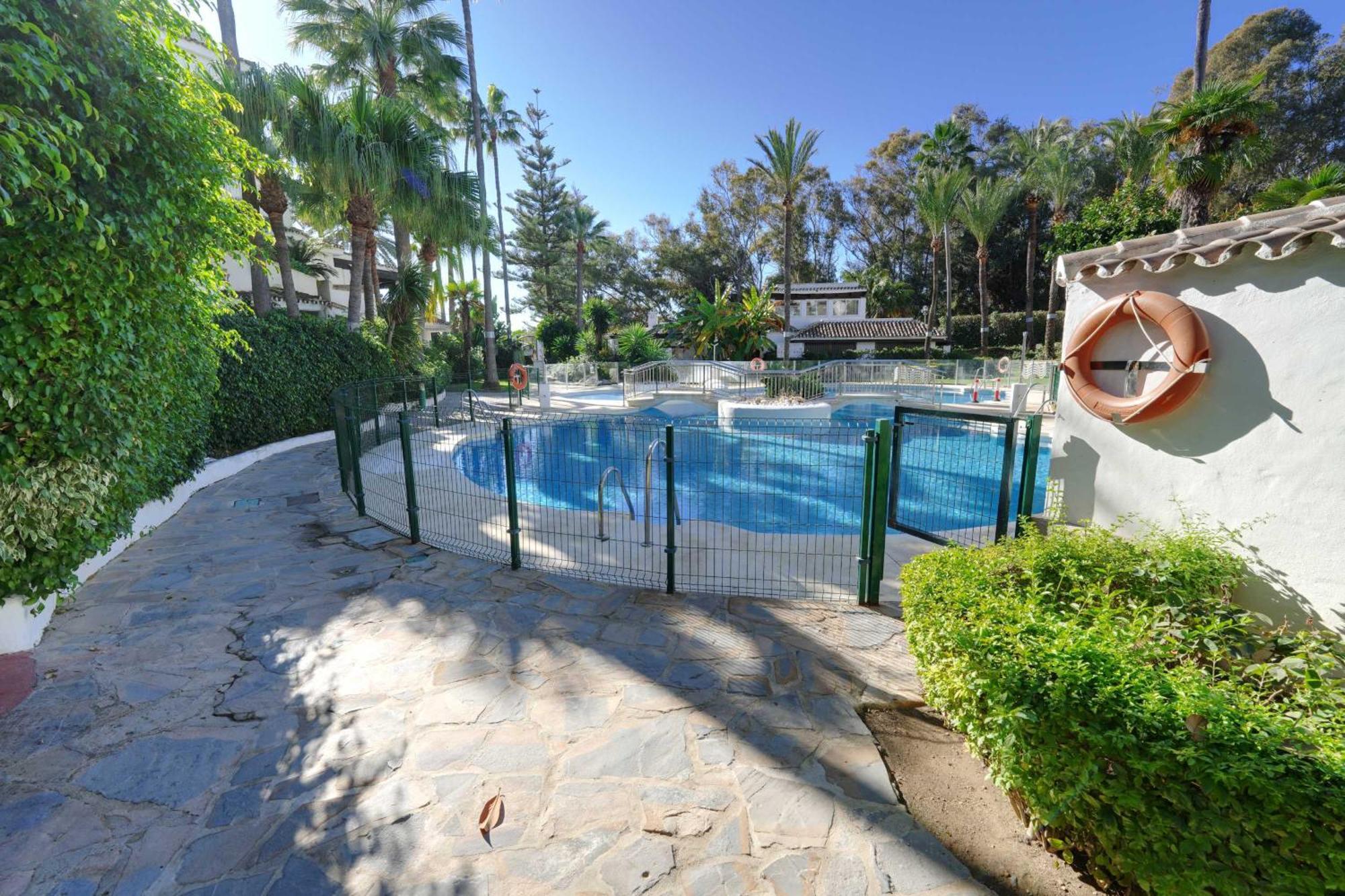 1104 First Line Beach Apartment Golden Beach Pool Marbella Kültér fotó